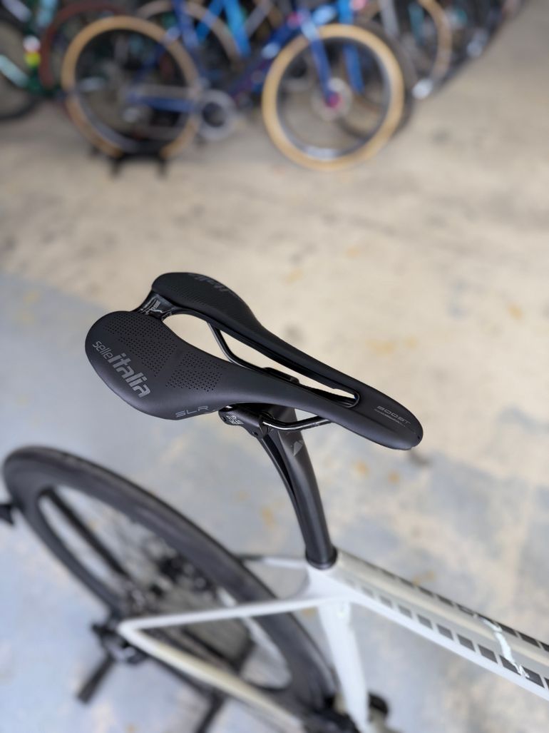 Used Canyon Endurace CF SL 7 eTAP 2022 2022 Road & Gravel, White — image 14 of 24