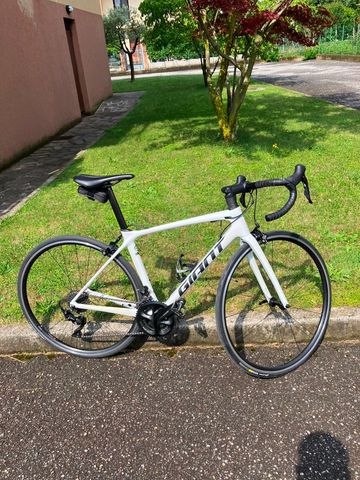 Giant TCR Advanced 2 KOM 2022 2022 Road & Gravel usato