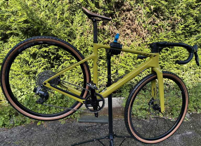 Used Scott Addict Gravel 30 2024 2024 Road & Gravel, Green — image 3 of 3