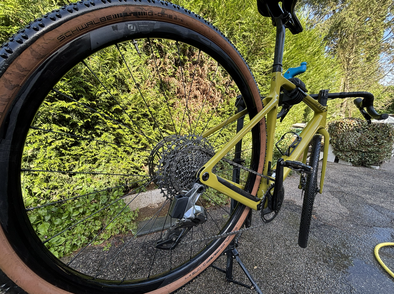 Used Scott Addict Gravel 30 2024 2024 Road & Gravel, Green — image 2 of 3