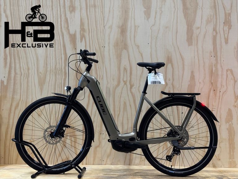 Used CUBE Kathmandu Hybrid Pro 750 Shimano Deore 2024 Urban, Hellgrau — image 2 of 15
