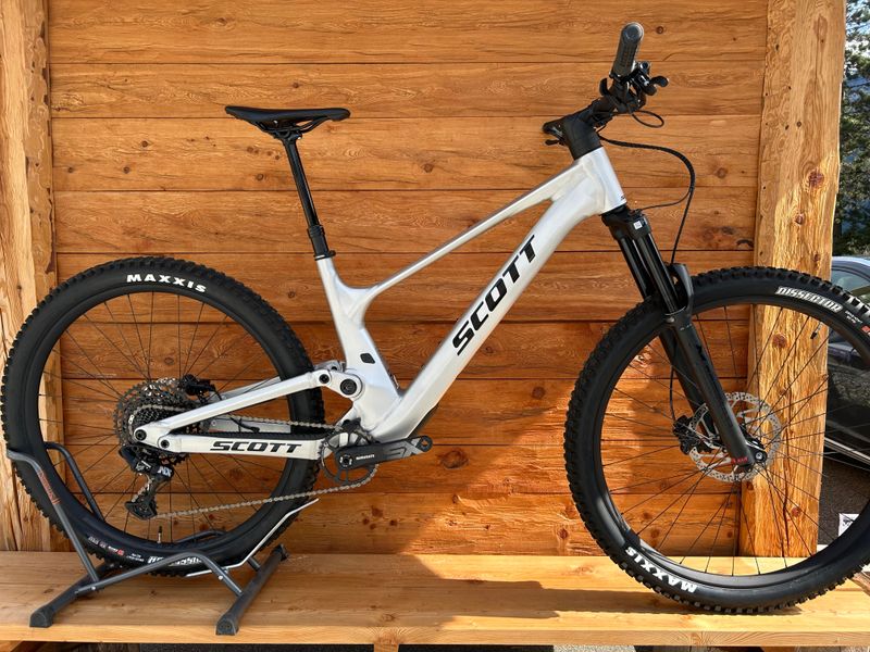 Used Scott Genius 940 2025 2025 Mountainbike, Light Gray, 29 — image 1 of 4