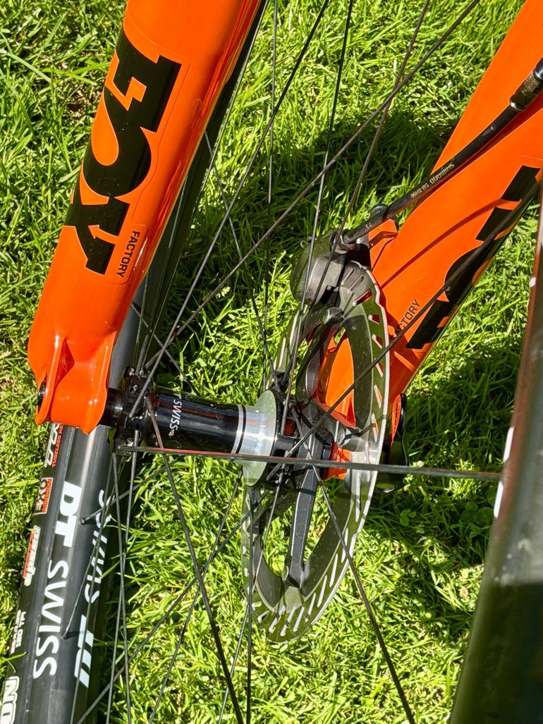 Used Canyon Lux World Cup CFR Di2 2025 2025 Mountainbike, Blue, 29 — image 12 of 18