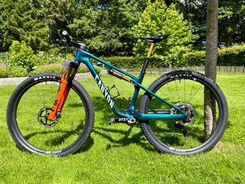 Used Canyon Lux World Cup CFR Di2 2025 2025 Mountainbike, Blue, 29 — image 2 of 18