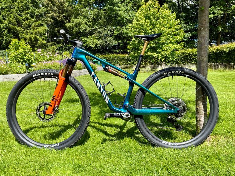 Used Canyon Lux World Cup CFR Di2 2025 2025 Mountainbike, Blue, 29 — image 2 of 18