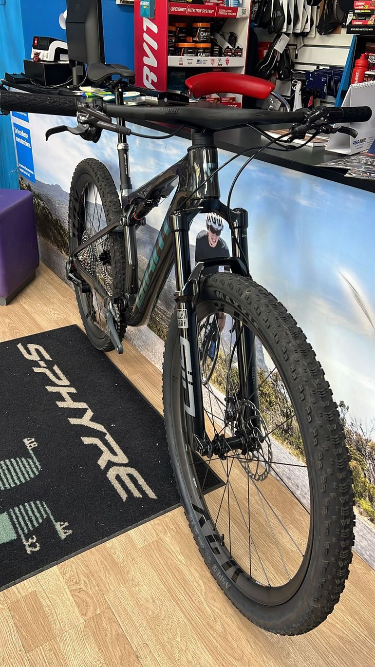 Used Giant Anthem Advanced SL 1 2026 2026 Mountainbike, Light Gray, 29 — image 2 of 10