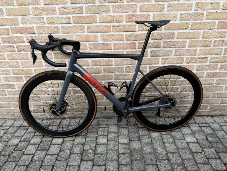 Used BMC Teammachine SLR01 DISC FOUR 2019 2019 Road & Gravel, Light Gray — image 2 of 5