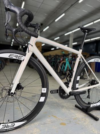 Used Specialized Aethos Comp - Shimano 105 Di2 2024 2024 Road & Gravel, White — image 17 of 24