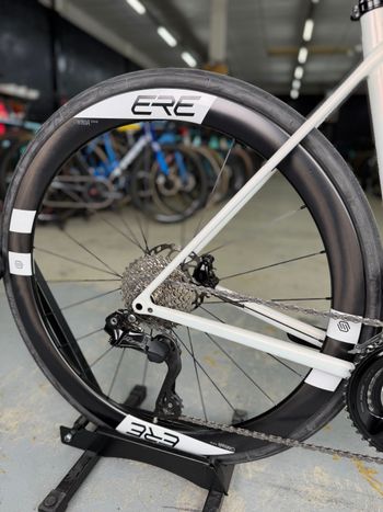 Used Specialized Aethos Comp - Shimano 105 Di2 2024 2024 Road & Gravel, White — image 10 of 24