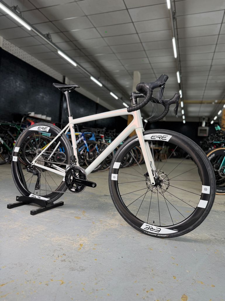 Used Specialized Aethos Comp - Shimano 105 Di2 2024 2024 Road & Gravel, White — image 2 of 24