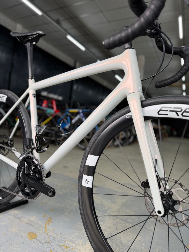 Used Specialized Aethos Comp - Shimano 105 Di2 2024 2024 Road & Gravel, White — image 4 of 24