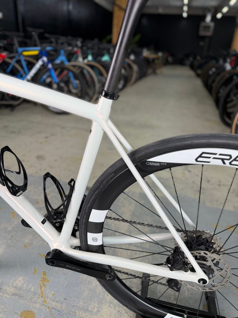 Used Specialized Aethos Comp - Shimano 105 Di2 2024 2024 Road & Gravel, White — image 23 of 24