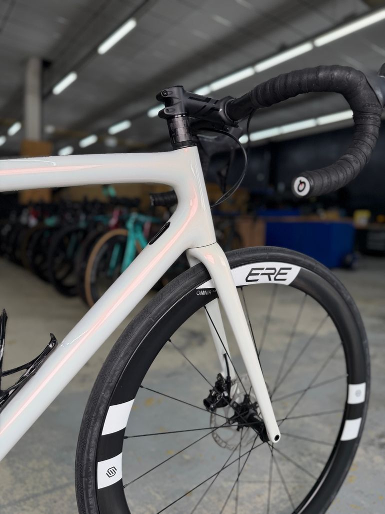 Used Specialized Aethos Comp - Shimano 105 Di2 2024 2024 Road & Gravel, White — image 8 of 24