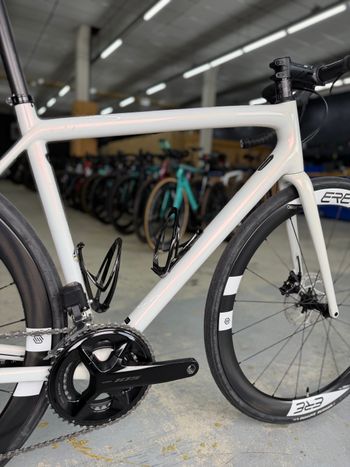 Used Specialized Aethos Comp - Shimano 105 Di2 2024 2024 Road & Gravel, White — image 12 of 24