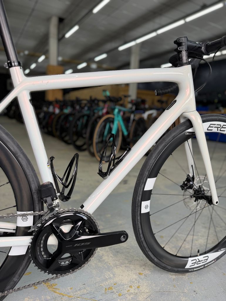 Used Specialized Aethos Comp - Shimano 105 Di2 2024 2024 Road & Gravel, White — image 12 of 24