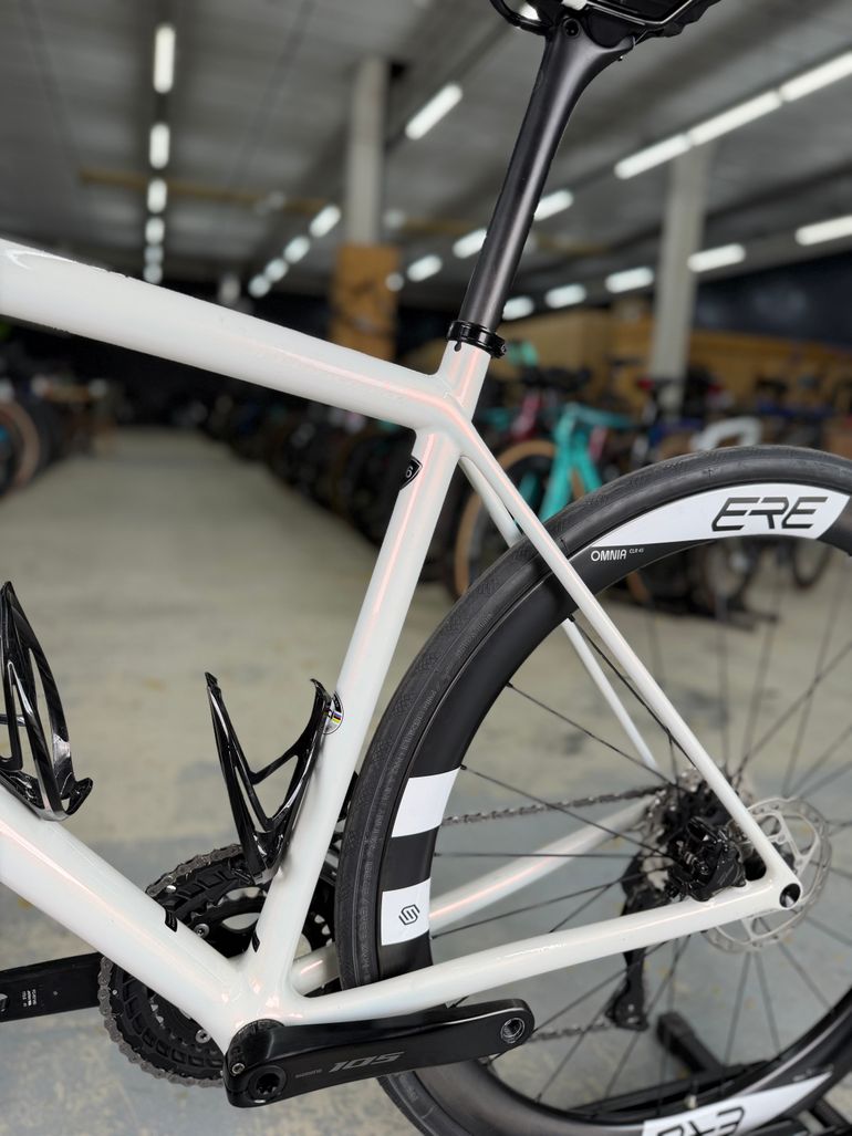 Used Specialized Aethos Comp - Shimano 105 Di2 2024 2024 Road & Gravel, White — image 22 of 24