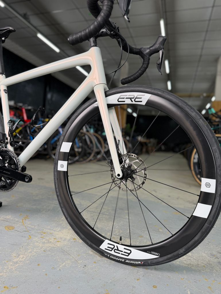 Used Specialized Aethos Comp - Shimano 105 Di2 2024 2024 Road & Gravel, White — image 3 of 24