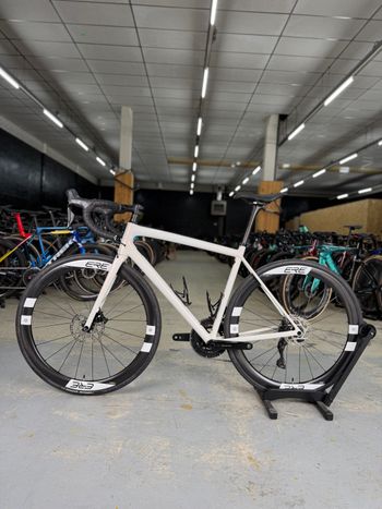 Used Specialized Aethos Comp - Shimano 105 Di2 2024 2024 Road & Gravel, White — image 16 of 24