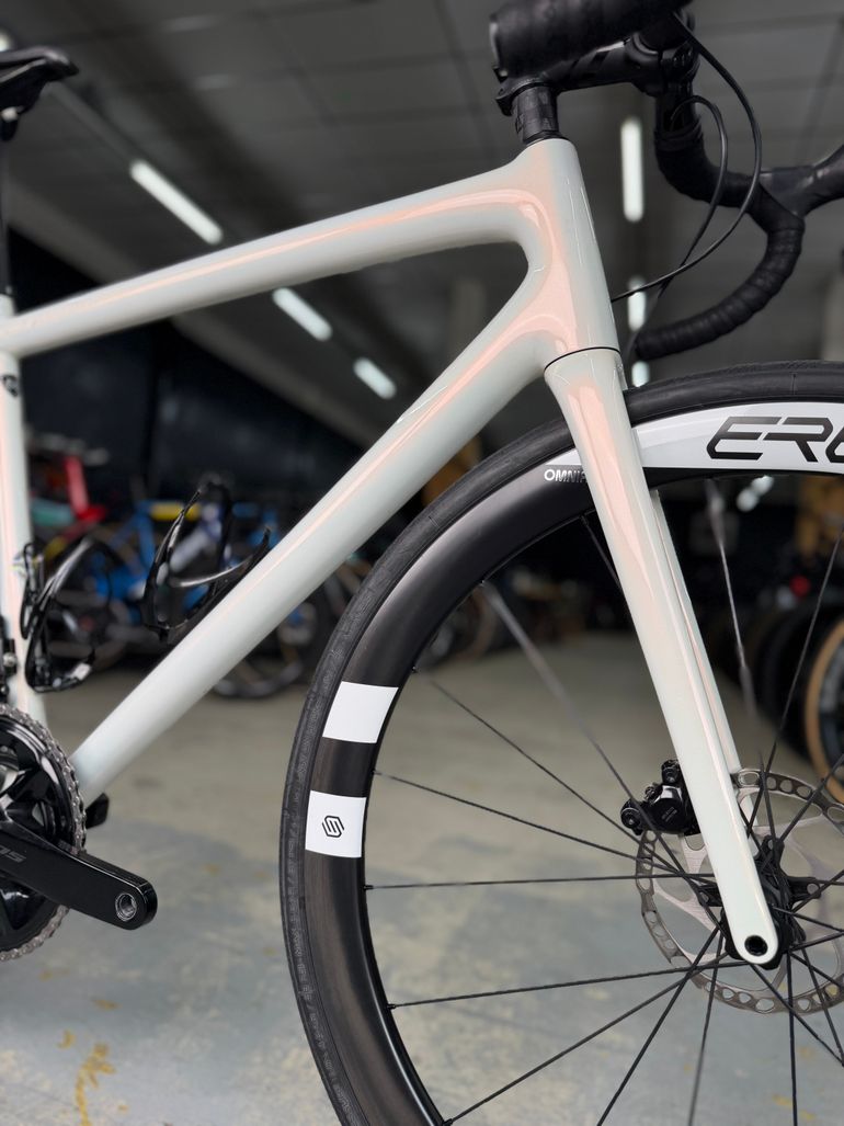 Used Specialized Aethos Comp - Shimano 105 Di2 2024 2024 Road & Gravel, White — image 6 of 24