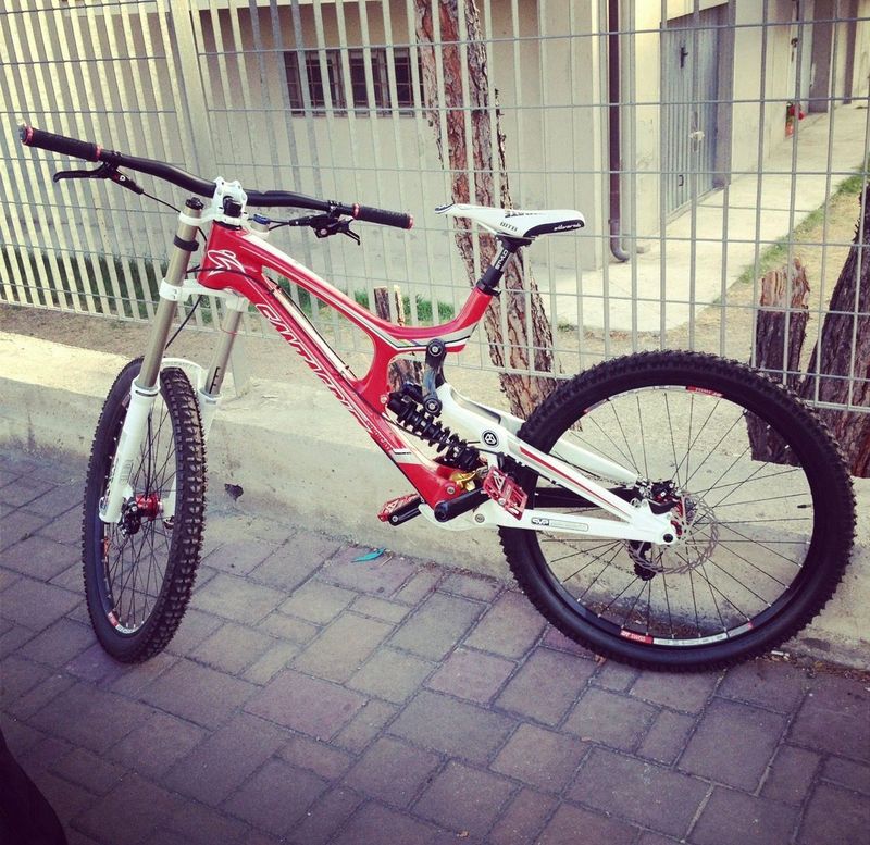 Gebrauchtes Santa Cruz V10 CC X01 2017 2017 Mountainbike, Rot, 27.5 — Bild 1 von 10