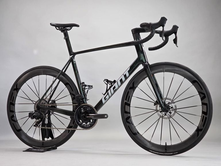 Used Giant TCR Advanced SL 0 Red 2025 2025 Road & Gravel, Green — image 3 of 24