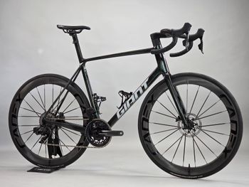 Used Giant TCR Advanced SL 0 Red 2025 2025 Road & Gravel, Green — image 9 of 24
