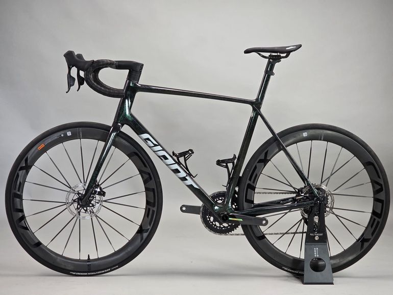 Used Giant TCR Advanced SL 0 Red 2025 2025 Road & Gravel, Green — image 13 of 24