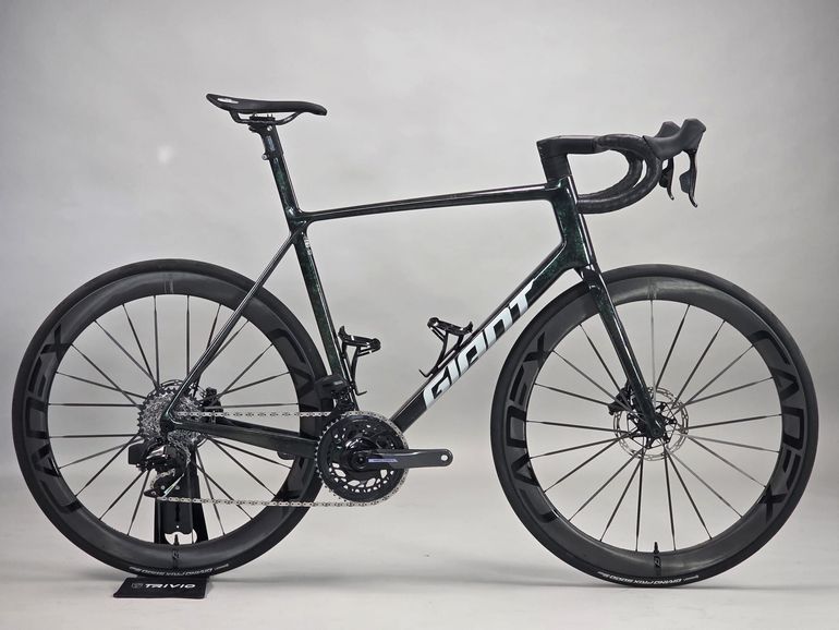 Used Giant TCR Advanced SL 0 Red 2025 2025 Road & Gravel, Green — image 1 of 24