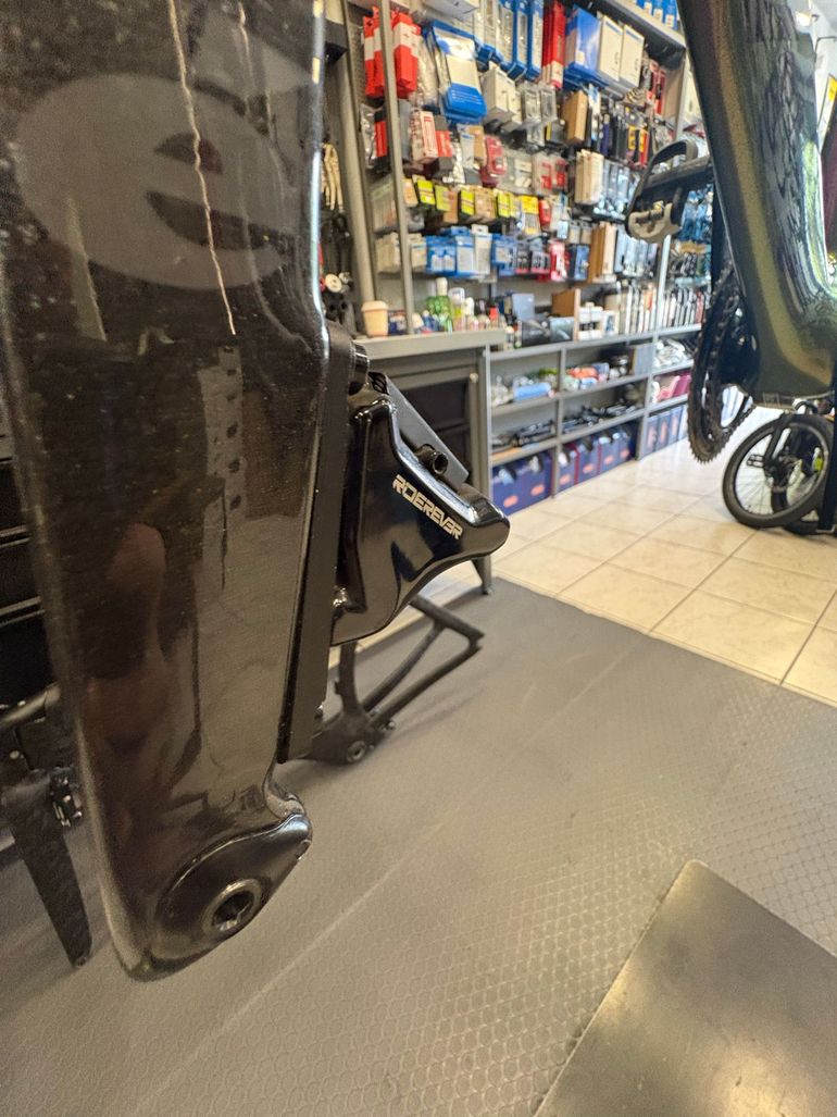 Used Cervélo P-Series Ultegra Di2 2024 2024 Road & Gravel, Purple — image 2 of 12
