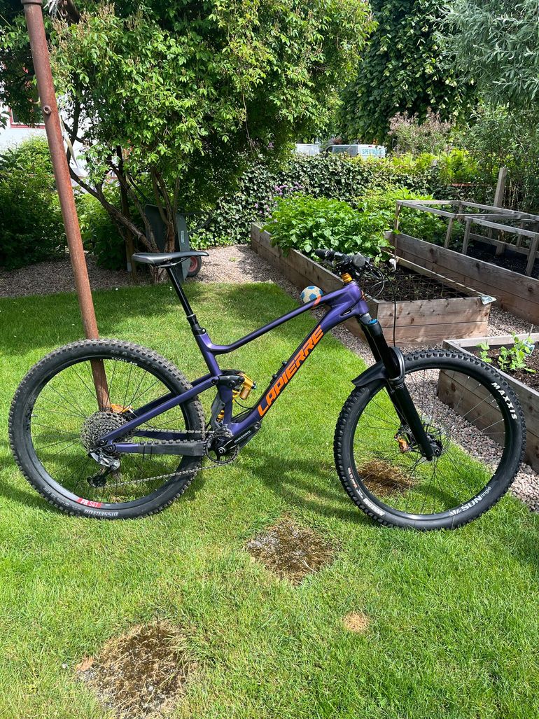 Used Lapierre Spicy CF 7.9 2023 2023 Mountainbike, Purple — image 1 of 5