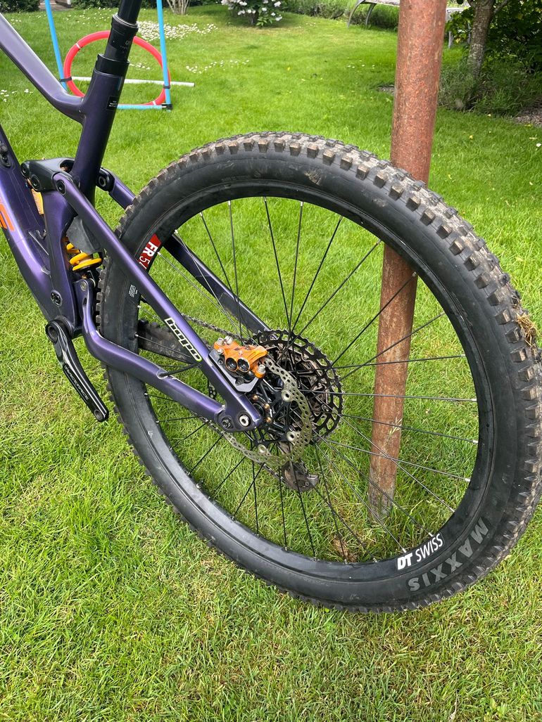 Used Lapierre Spicy CF 7.9 2023 2023 Mountainbike, Purple — image 2 of 5