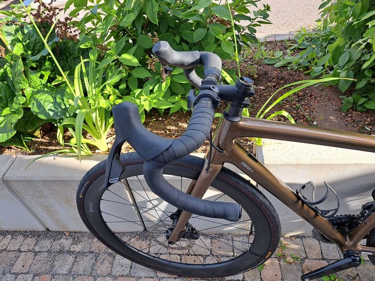 Used Specialized Aethos Expert - Rival eTap AXS 2025 2025 Road & Gravel, Orange — image 4 of 8
