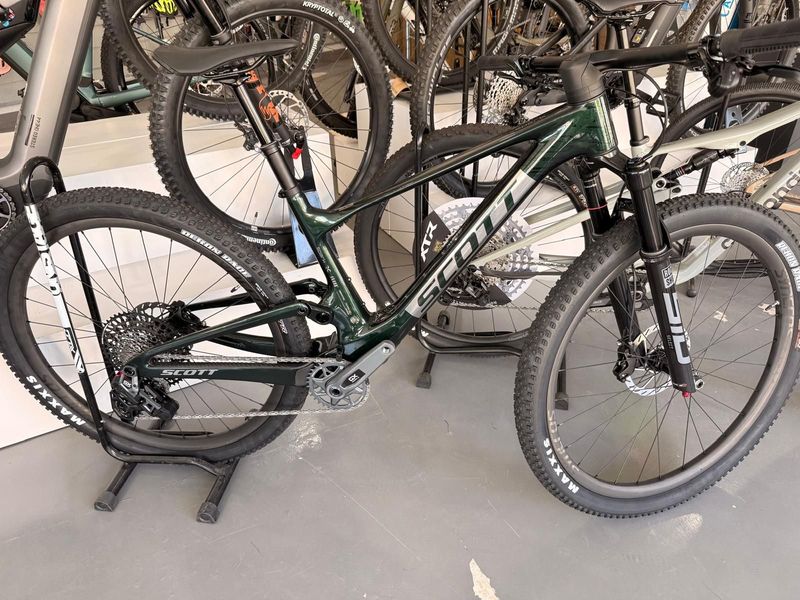 Used Scott Spark RC Team Issue 2026 2026 Mountainbike, Green, 29 — image 1 of 6