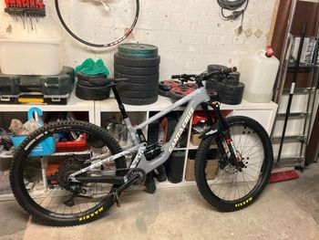 Used Santa Cruz Hightower X01 / Carbon CC / 29 2021 2021 Mountainbike, Light Gray — image 7 of 8