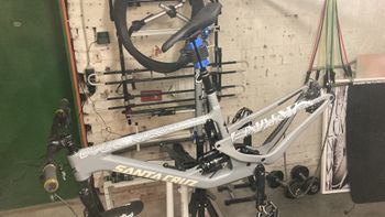 Used Santa Cruz Hightower X01 / Carbon CC / 29 2021 2021 Mountainbike, Light Gray — image 6 of 8
