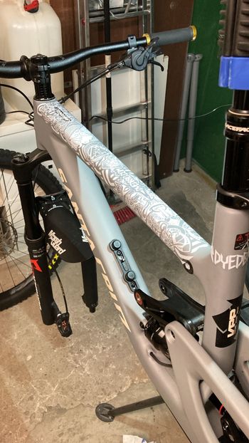 Used Santa Cruz Hightower X01 / Carbon CC / 29 2021 2021 Mountainbike, Light Gray — image 3 of 8