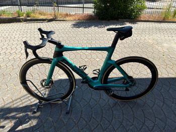 Used Bianchi Oltre PRO Durace Di2 2024 2024 Road & Gravel, Green — image 5 of 6