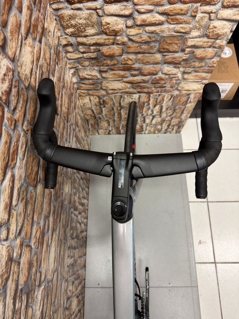 Used Specialized Tarmac S-Works 2023 2023 Road & Gravel — image 8 of 13