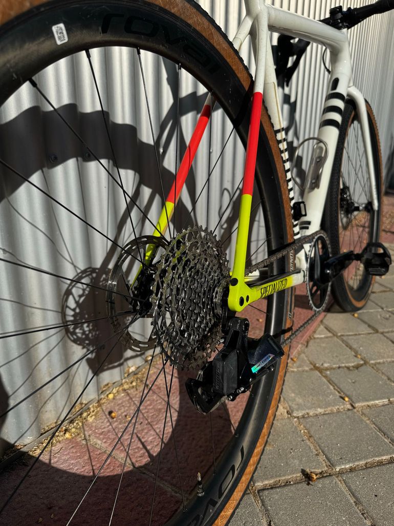 Used Specialized Crux Pro - SRAM Force XPLR eTAP AXS 2024 2024 Road & Gravel, White — image 8 of 18