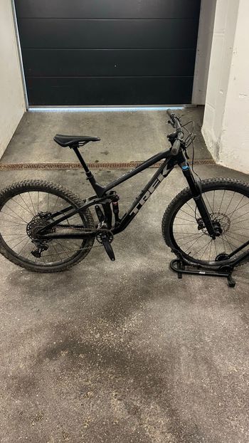 Used Trek Fuel EX 9.8 GX Gen 5 2023 2023 Mountainbike, Black, 29 — image 2 of 8