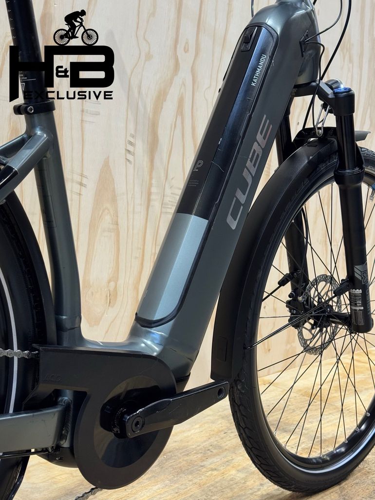 Used CUBE Kathmandu Hybrid Pro 625 Shimano Deore 2024 Urban — image 13 of 15