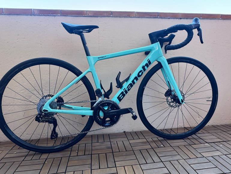 Used Bianchi Sprint 105 Di2 2025 2025 Road & Gravel, Green — image 2 of 3