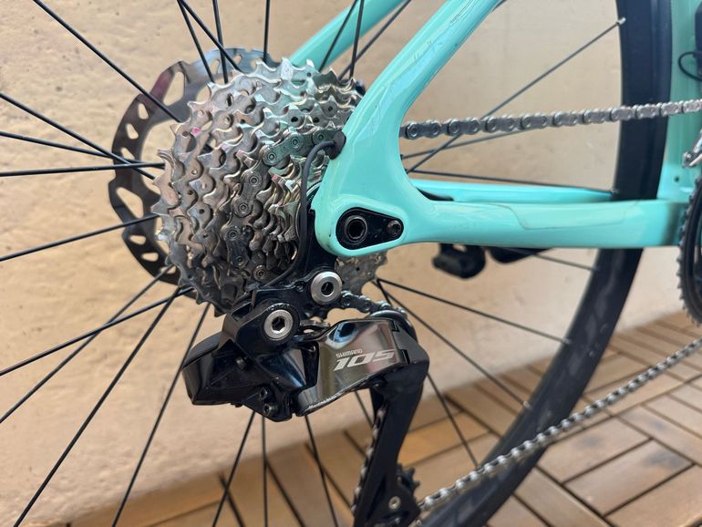 Used Bianchi Sprint 105 Di2 2025 2025 Road & Gravel, Green — image 3 of 3