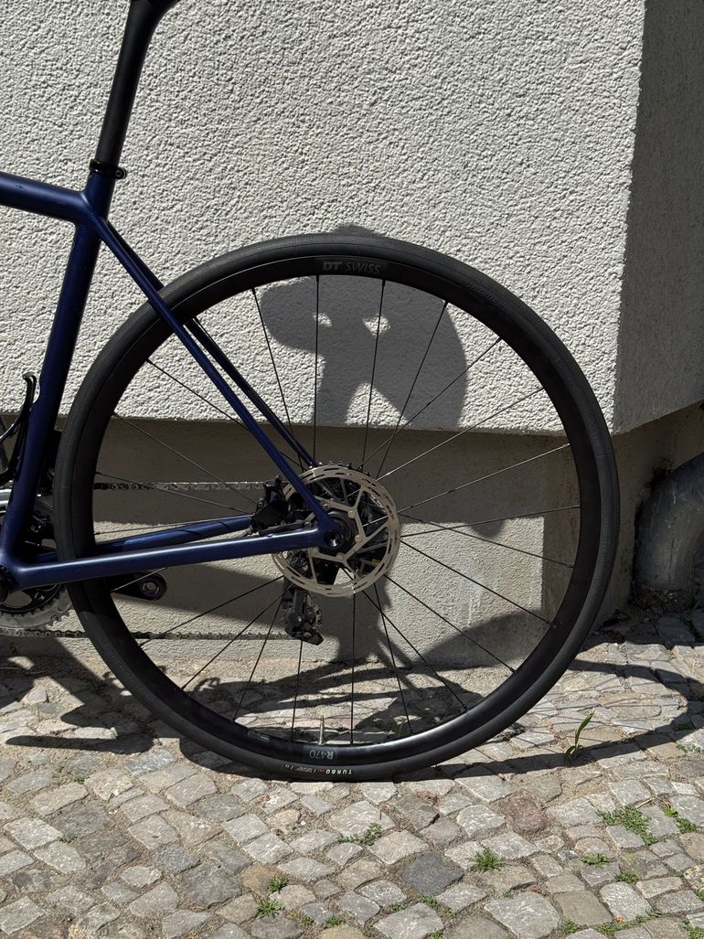 Used Specialized Aethos Comp - Rival eTap AXS 2022 2022 Road & Gravel, Violett — image 12 of 13