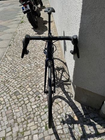 Used Specialized Aethos Comp - Rival eTap AXS 2022 2022 Road & Gravel, Violett — image 8 of 13