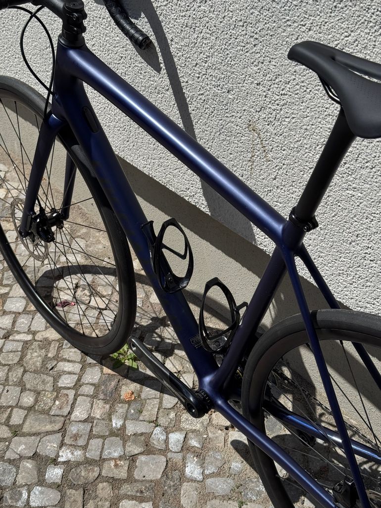 Used Specialized Aethos Comp - Rival eTap AXS 2022 2022 Road & Gravel, Violett — image 13 of 13