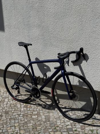 Used Specialized Aethos Comp - Rival eTap AXS 2022 2022 Road & Gravel, Violett — image 2 of 13