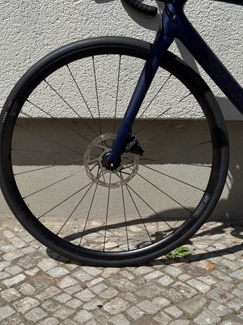 Used Specialized Aethos Comp - Rival eTap AXS 2022 2022 Road & Gravel, Violett — image 10 of 13