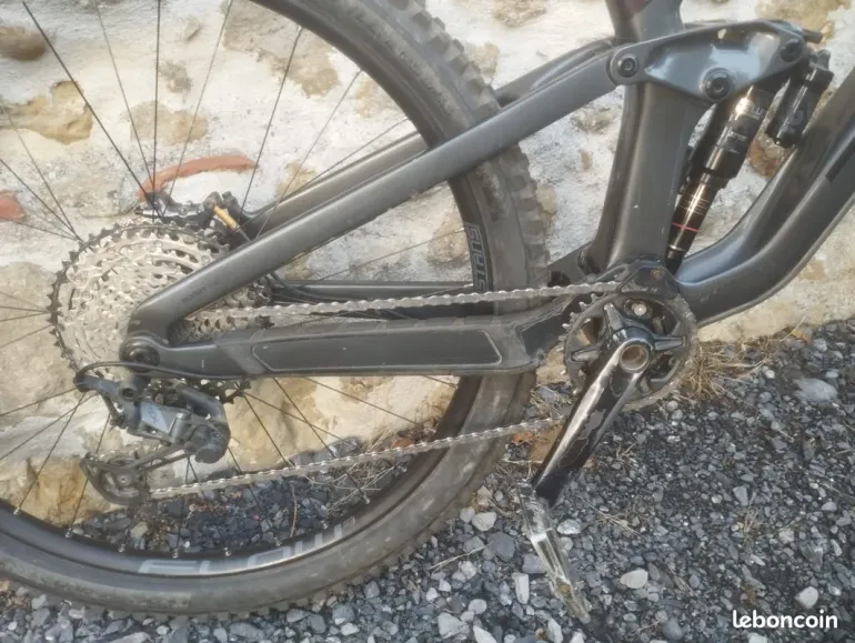 Used Trek Slash 9.9 XTR Gen 5 2021 2022 Mountainbike — image 4 of 12
