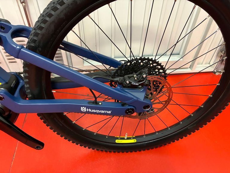 Used Husqvarna Light Cross LC6 2023 2023 Mountainbike, Blue, 27.5 — image 10 of 12